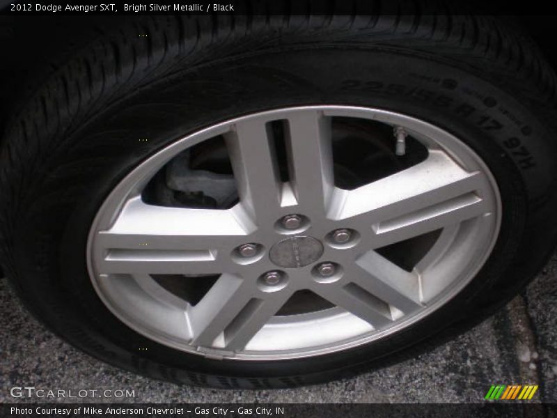 Bright Silver Metallic / Black 2012 Dodge Avenger SXT