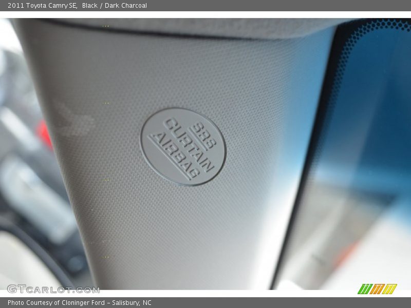 Black / Dark Charcoal 2011 Toyota Camry SE