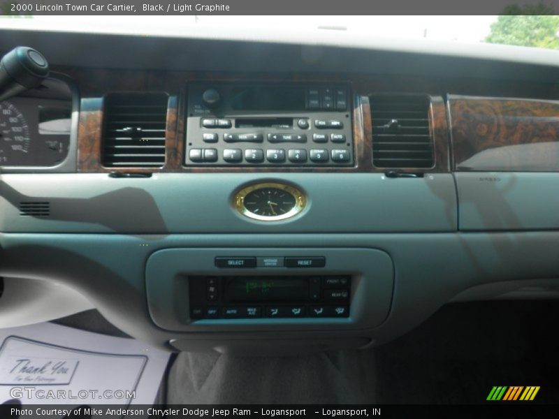Black / Light Graphite 2000 Lincoln Town Car Cartier