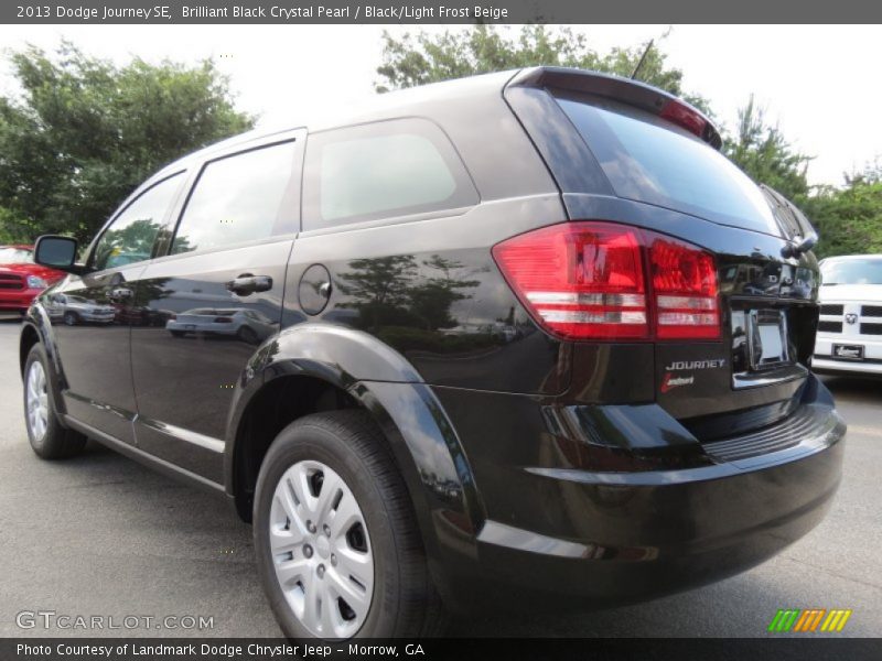 Brilliant Black Crystal Pearl / Black/Light Frost Beige 2013 Dodge Journey SE