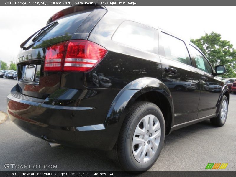 Brilliant Black Crystal Pearl / Black/Light Frost Beige 2013 Dodge Journey SE