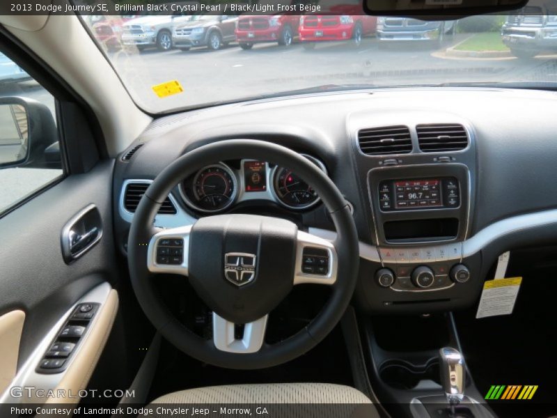 Brilliant Black Crystal Pearl / Black/Light Frost Beige 2013 Dodge Journey SE