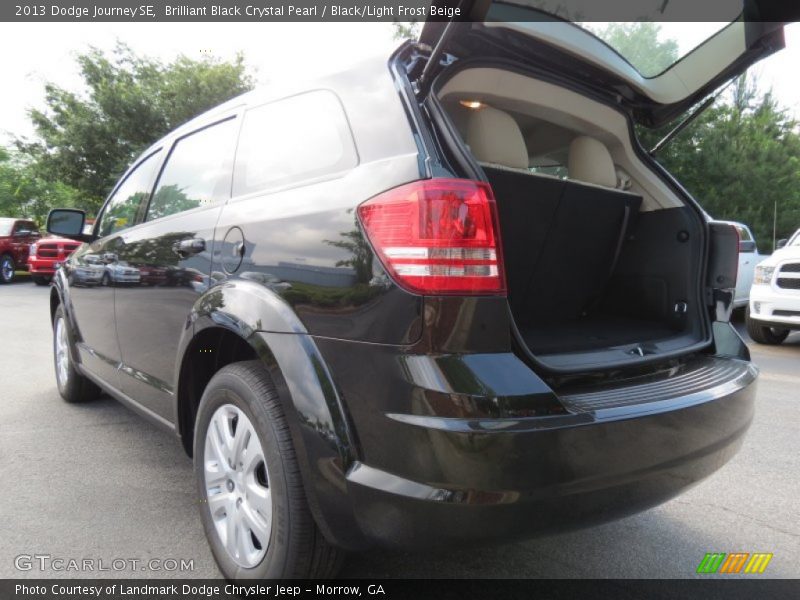 Brilliant Black Crystal Pearl / Black/Light Frost Beige 2013 Dodge Journey SE