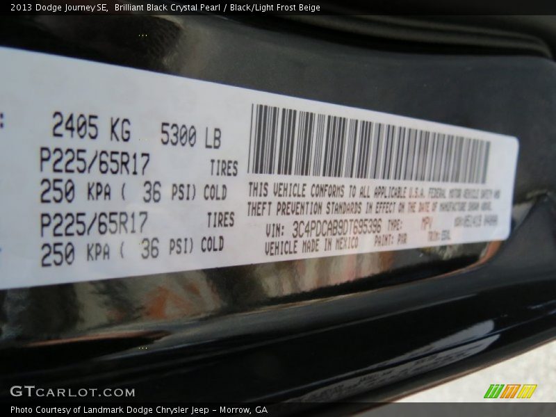 Brilliant Black Crystal Pearl / Black/Light Frost Beige 2013 Dodge Journey SE