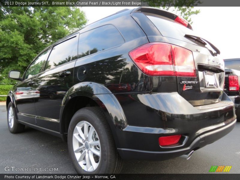 Brilliant Black Crystal Pearl / Black/Light Frost Beige 2013 Dodge Journey SXT