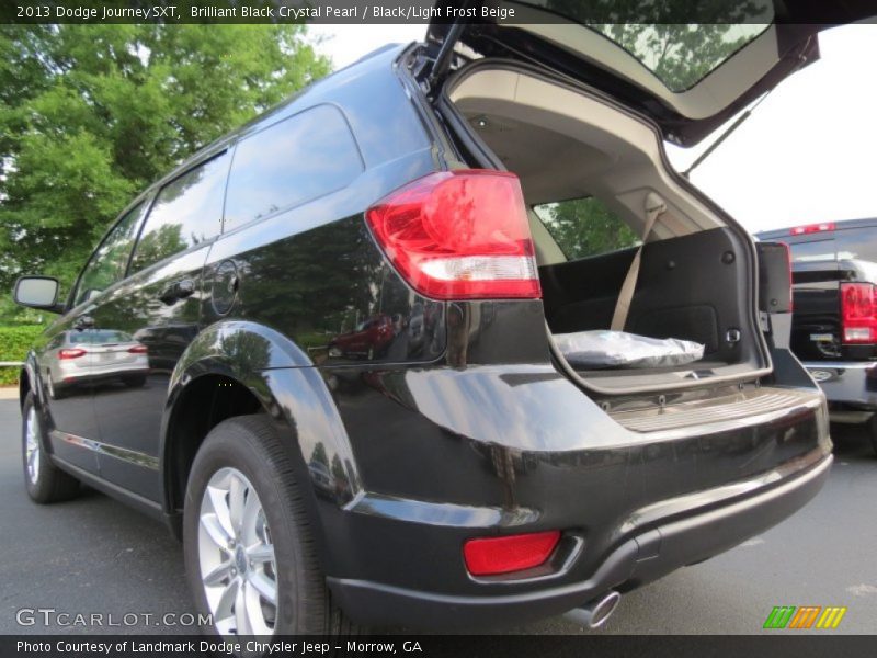 Brilliant Black Crystal Pearl / Black/Light Frost Beige 2013 Dodge Journey SXT