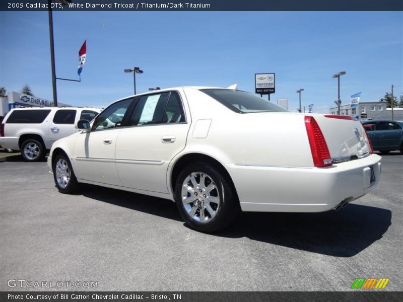 White Diamond Tricoat / Titanium/Dark Titanium 2009 Cadillac DTS
