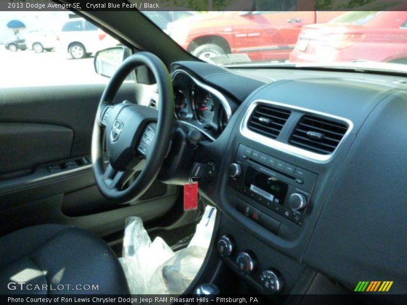 Crystal Blue Pearl / Black 2013 Dodge Avenger SE