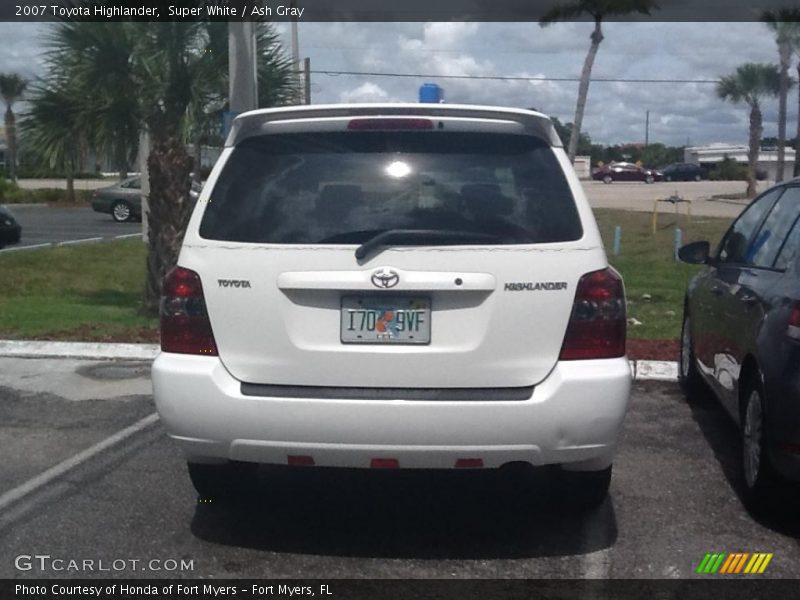 Super White / Ash Gray 2007 Toyota Highlander