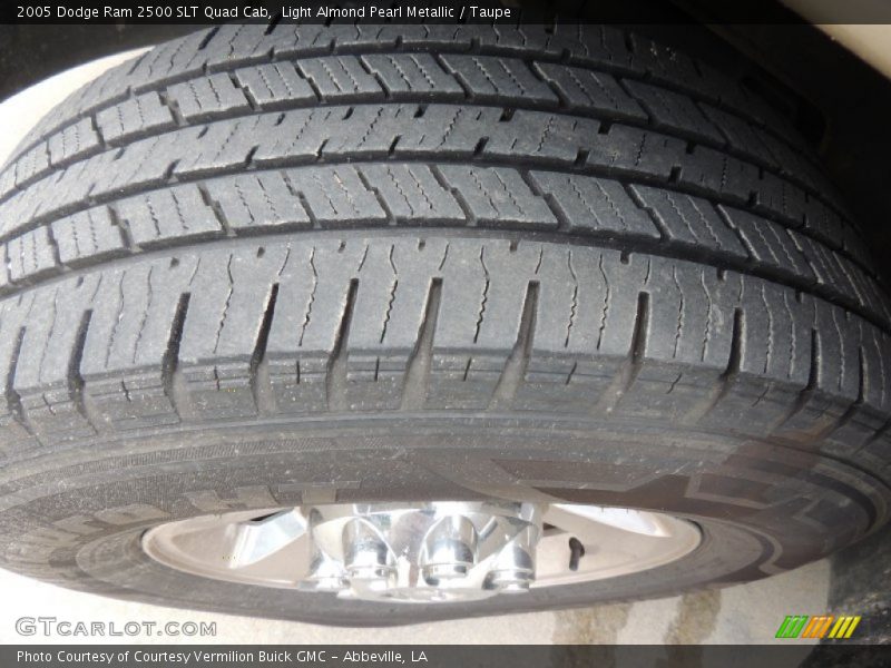 Light Almond Pearl Metallic / Taupe 2005 Dodge Ram 2500 SLT Quad Cab