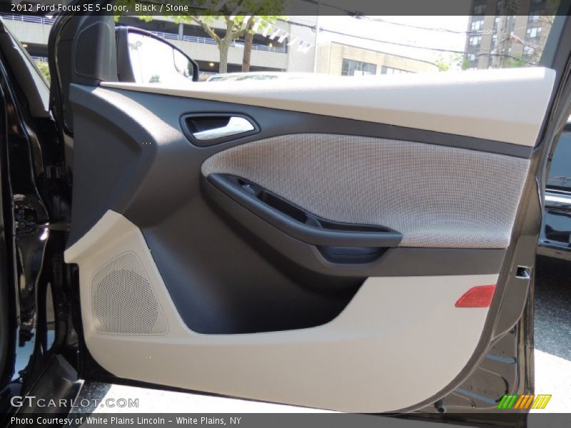 Black / Stone 2012 Ford Focus SE 5-Door