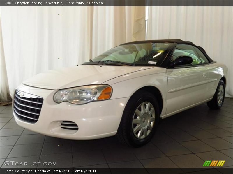 Front 3/4 View of 2005 Sebring Convertible