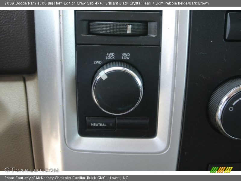Brilliant Black Crystal Pearl / Light Pebble Beige/Bark Brown 2009 Dodge Ram 1500 Big Horn Edition Crew Cab 4x4