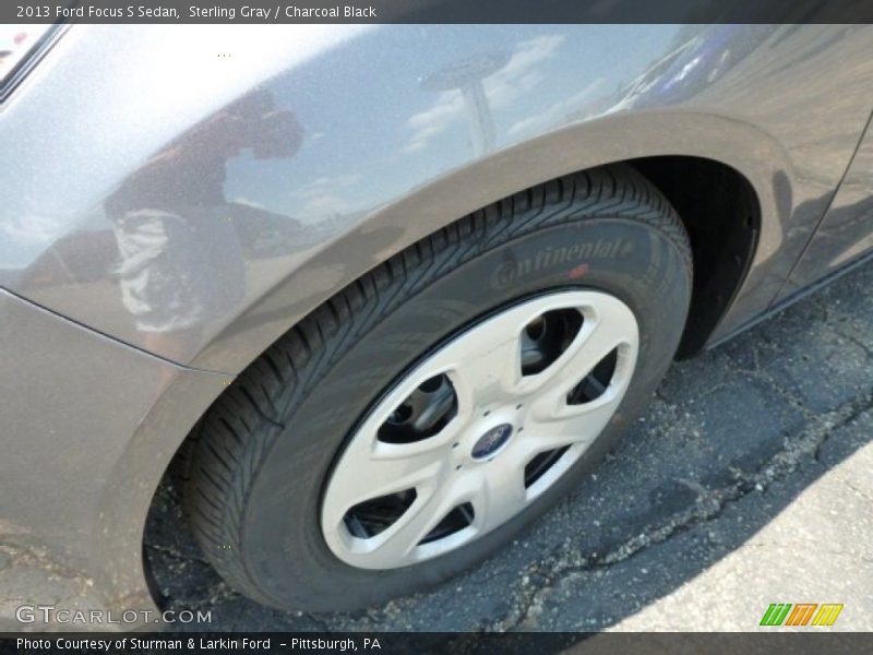 Sterling Gray / Charcoal Black 2013 Ford Focus S Sedan