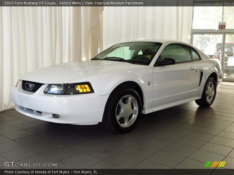 Oxford White / Dark Charcoal/Medium Parchment 2003 Ford Mustang V6 Coupe
