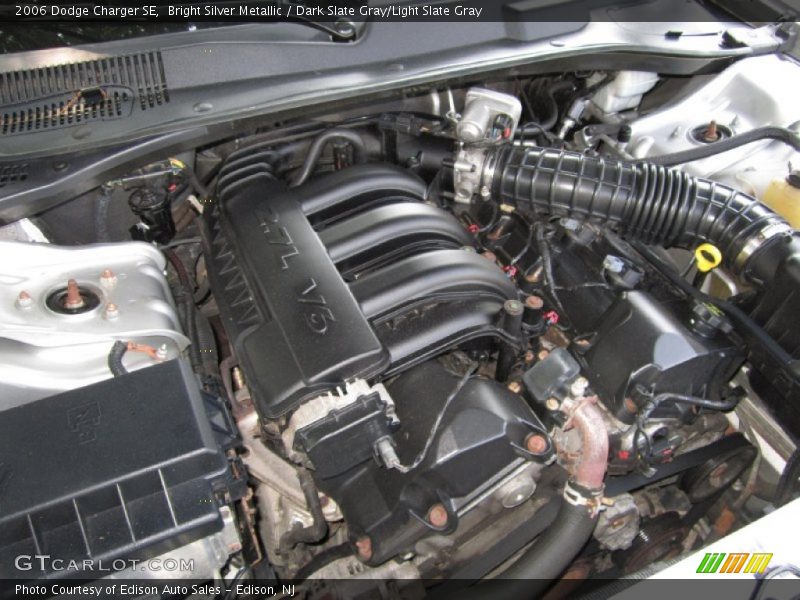 Bright Silver Metallic / Dark Slate Gray/Light Slate Gray 2006 Dodge Charger SE