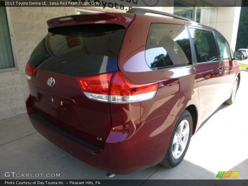 Salsa Red Pearl / Light Gray 2013 Toyota Sienna LE