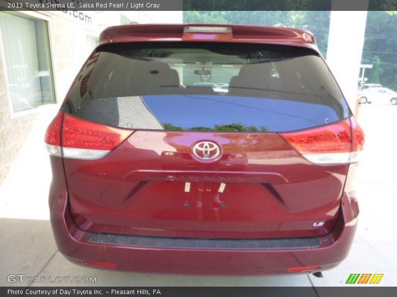 Salsa Red Pearl / Light Gray 2013 Toyota Sienna LE