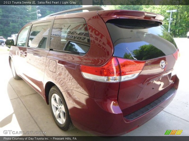 Salsa Red Pearl / Light Gray 2013 Toyota Sienna LE