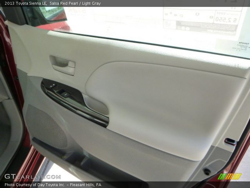Salsa Red Pearl / Light Gray 2013 Toyota Sienna LE