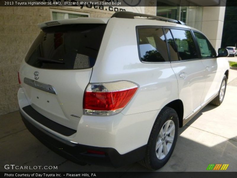 Blizzard White Pearl / Sand Beige 2013 Toyota Highlander SE 4WD