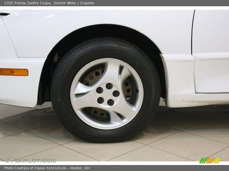 Summit White / Graphite 2005 Pontiac Sunfire Coupe