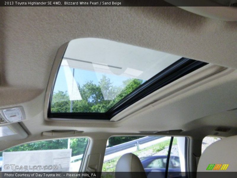 Blizzard White Pearl / Sand Beige 2013 Toyota Highlander SE 4WD