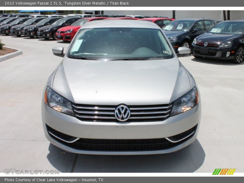Tungsten Silver Metallic / Titan Black 2013 Volkswagen Passat 2.5L S
