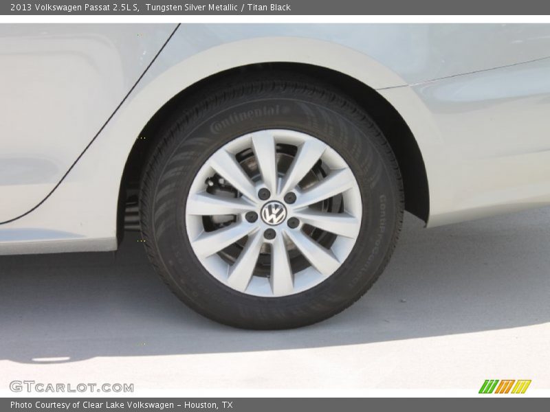 Tungsten Silver Metallic / Titan Black 2013 Volkswagen Passat 2.5L S