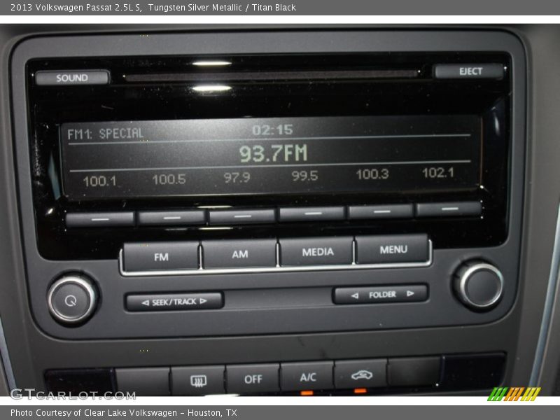 Tungsten Silver Metallic / Titan Black 2013 Volkswagen Passat 2.5L S