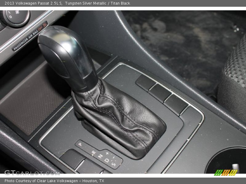 Tungsten Silver Metallic / Titan Black 2013 Volkswagen Passat 2.5L S
