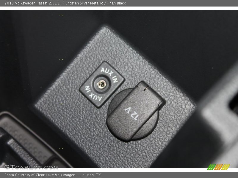 Tungsten Silver Metallic / Titan Black 2013 Volkswagen Passat 2.5L S
