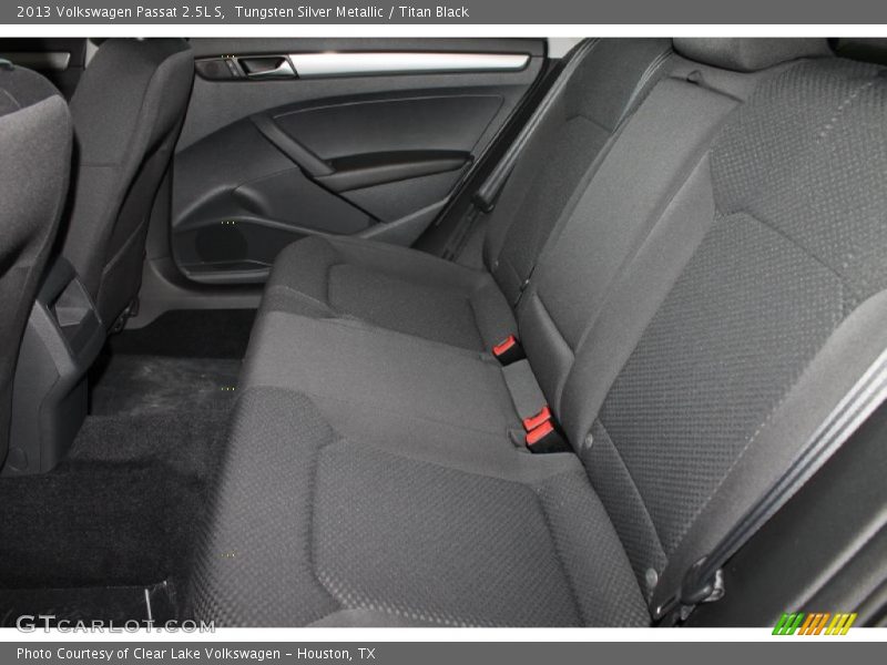 Tungsten Silver Metallic / Titan Black 2013 Volkswagen Passat 2.5L S