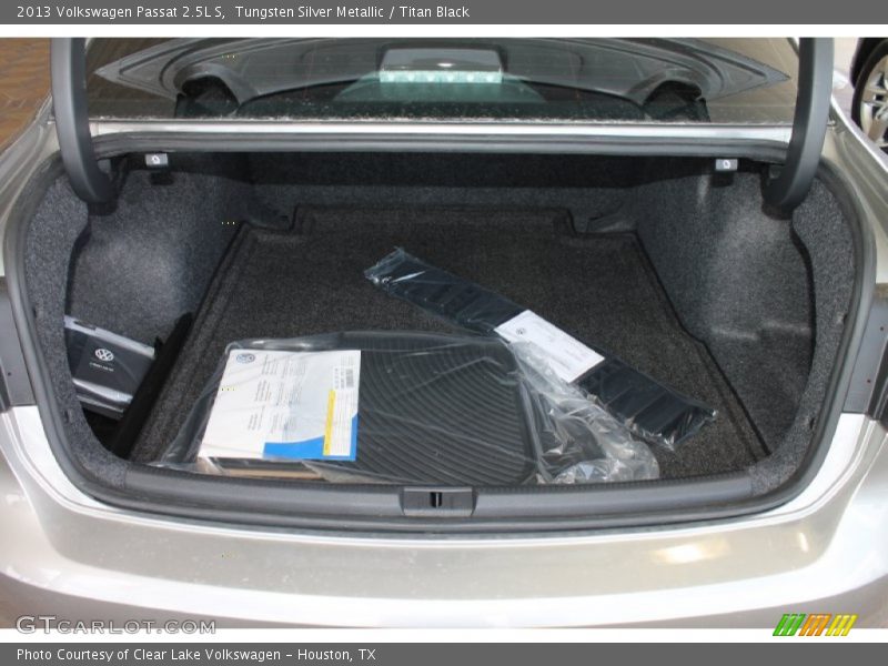 Tungsten Silver Metallic / Titan Black 2013 Volkswagen Passat 2.5L S