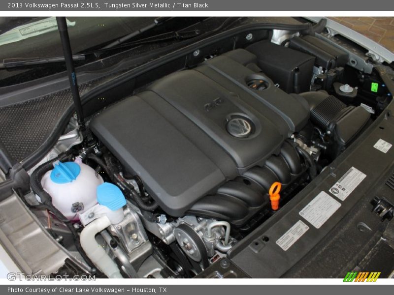 Tungsten Silver Metallic / Titan Black 2013 Volkswagen Passat 2.5L S