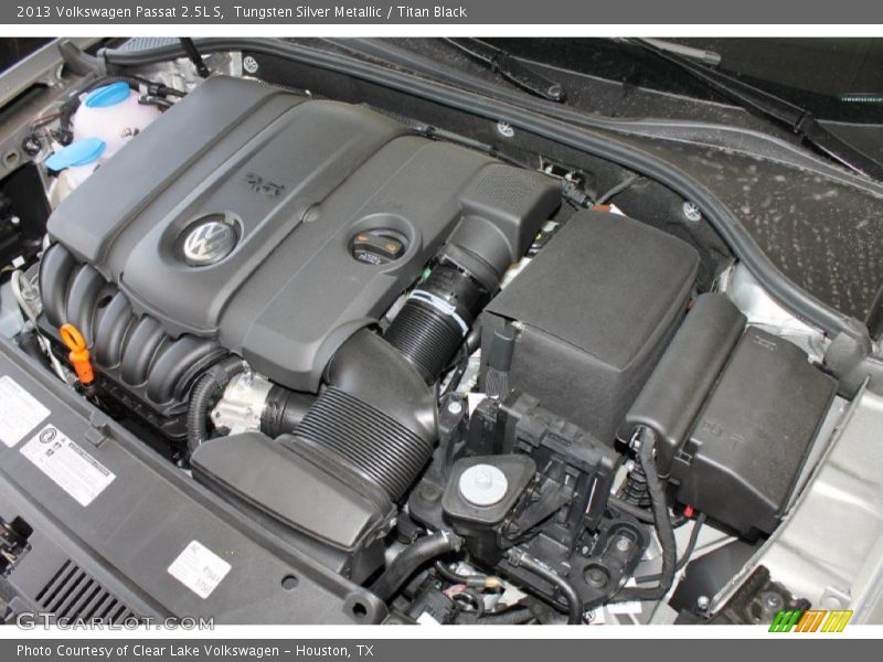 Tungsten Silver Metallic / Titan Black 2013 Volkswagen Passat 2.5L S