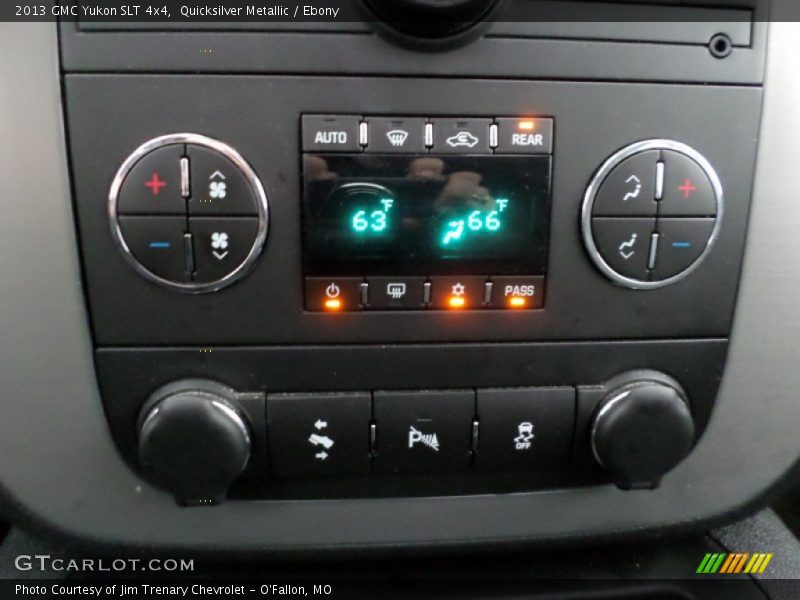 Quicksilver Metallic / Ebony 2013 GMC Yukon SLT 4x4