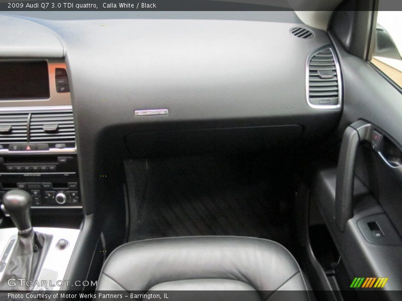 Calla White / Black 2009 Audi Q7 3.0 TDI quattro