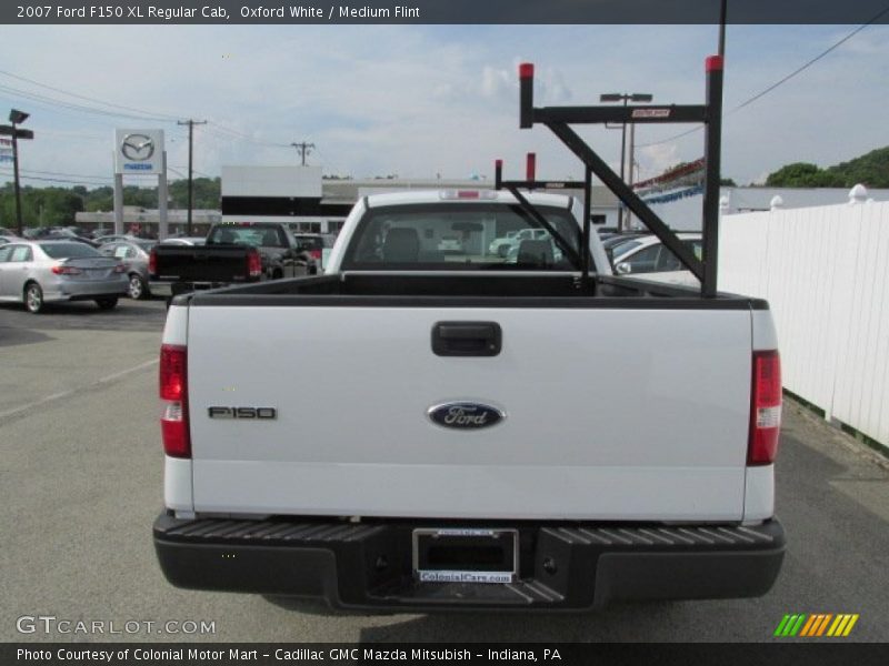 Oxford White / Medium Flint 2007 Ford F150 XL Regular Cab