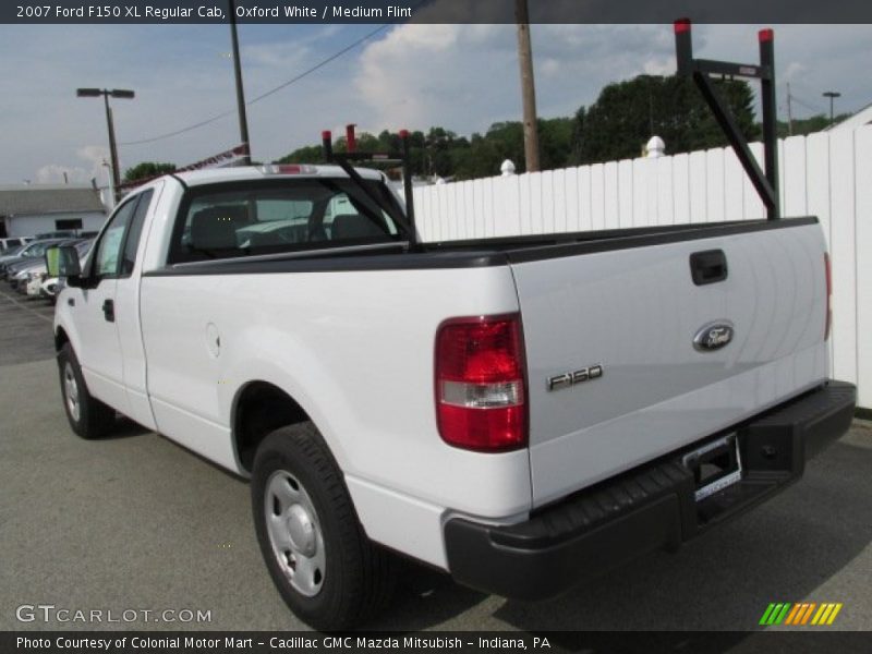 Oxford White / Medium Flint 2007 Ford F150 XL Regular Cab