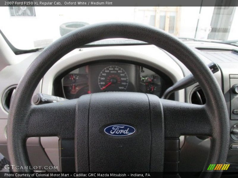 Oxford White / Medium Flint 2007 Ford F150 XL Regular Cab