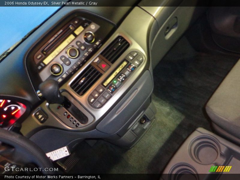 Silver Pearl Metallic / Gray 2006 Honda Odyssey EX
