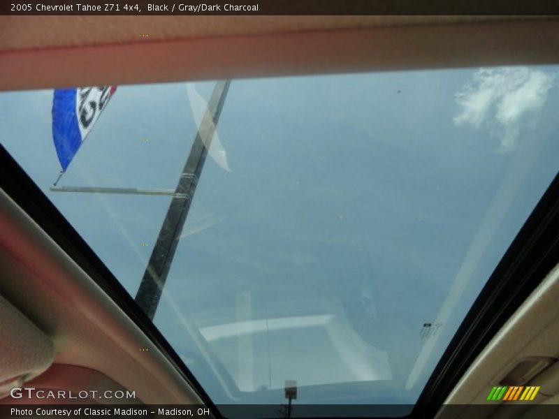 Black / Gray/Dark Charcoal 2005 Chevrolet Tahoe Z71 4x4