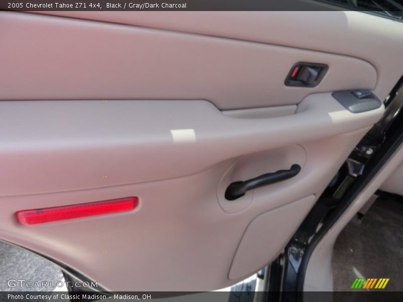 Black / Gray/Dark Charcoal 2005 Chevrolet Tahoe Z71 4x4