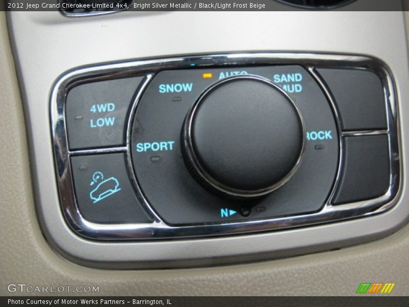 Bright Silver Metallic / Black/Light Frost Beige 2012 Jeep Grand Cherokee Limited 4x4