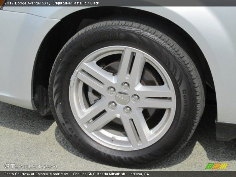 Bright Silver Metallic / Black 2012 Dodge Avenger SXT