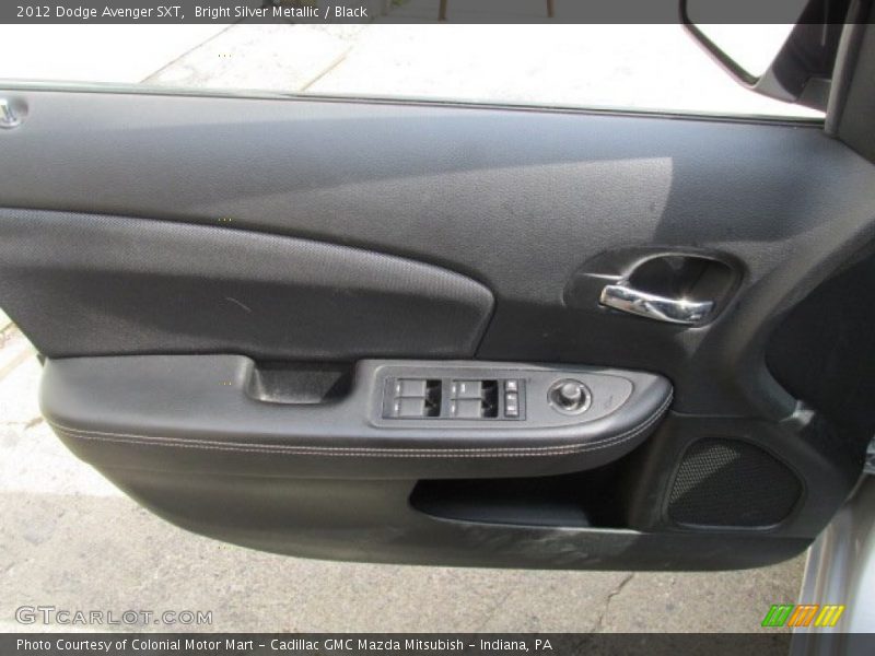 Bright Silver Metallic / Black 2012 Dodge Avenger SXT