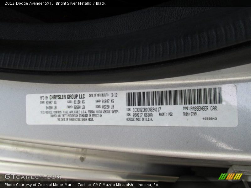 Bright Silver Metallic / Black 2012 Dodge Avenger SXT