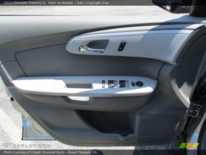 Silver Ice Metallic / Dark Gray/Light Gray 2011 Chevrolet Traverse LS