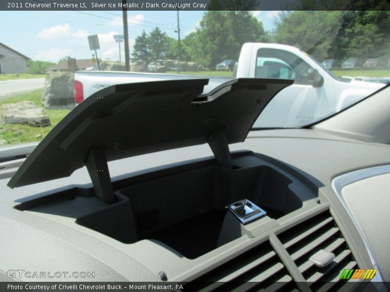 Silver Ice Metallic / Dark Gray/Light Gray 2011 Chevrolet Traverse LS